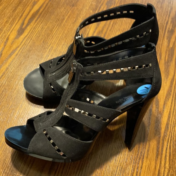 Michael Kors black heels - Picture 4 of 12